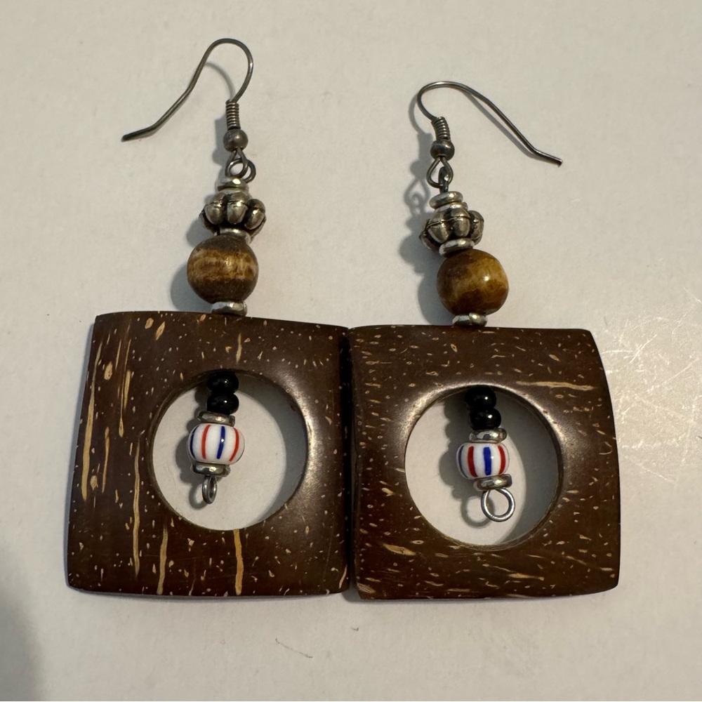 NWOT Ugandan Handmade Beaded Earrings